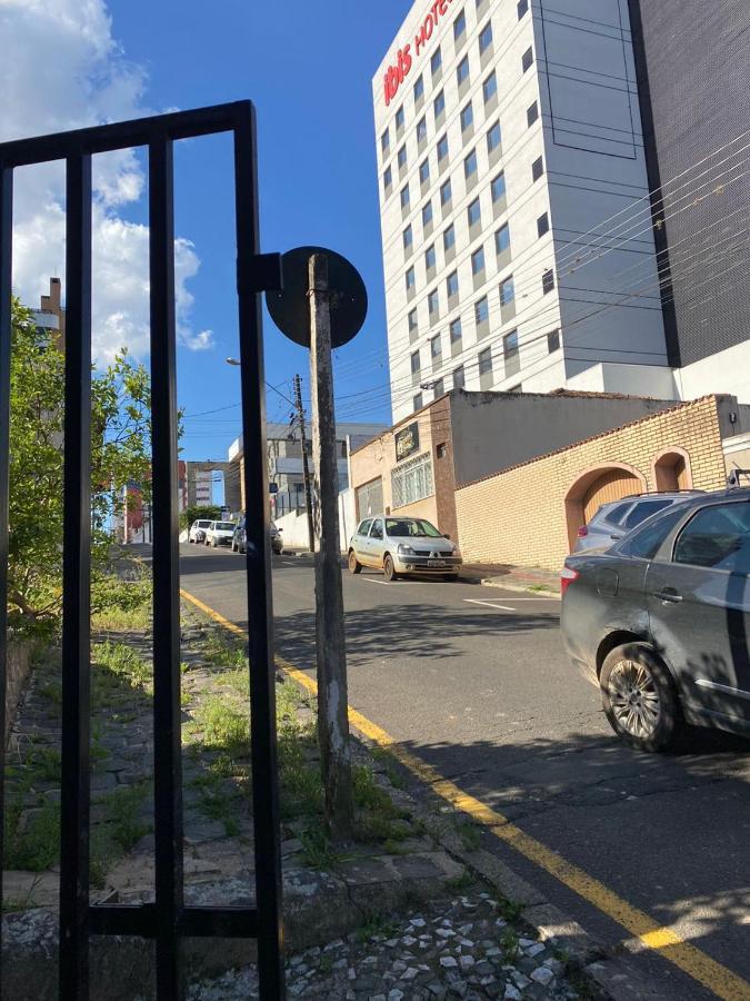 Kitnet Central Inteira Garagem Appartamento Ponta Grossa  Esterno foto